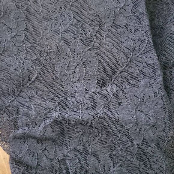 Co-Op Sheer Floral Lace Cropped Leggings - Picture 3 of 5